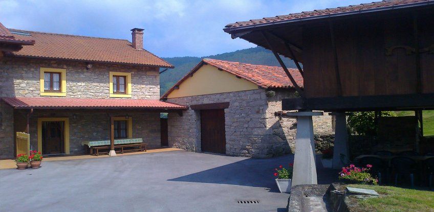 Tarifas de las casas rurales "EL LLÁU"  I  y  II
