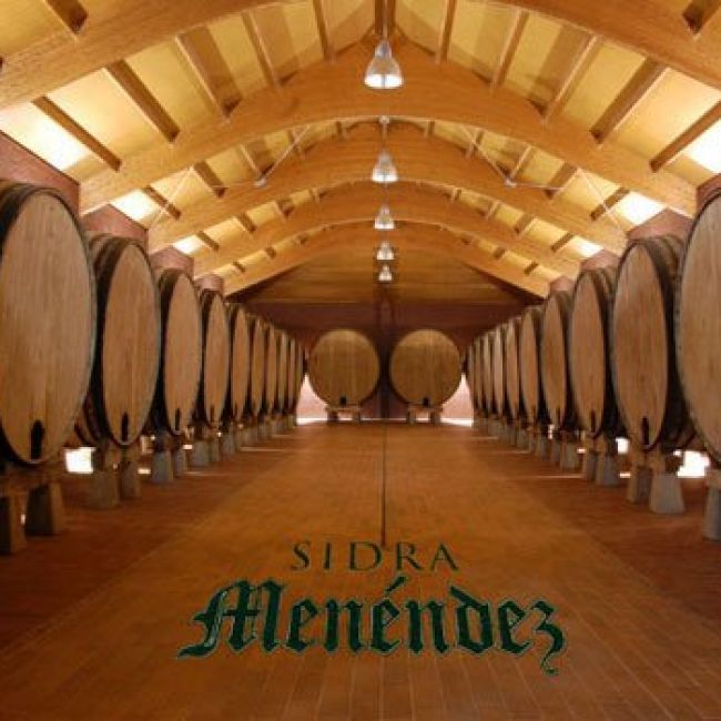 Lagar o bodega de sidra  muy próxima a las casas de EL LLÁU