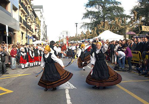 Desfile Gevos Pintos